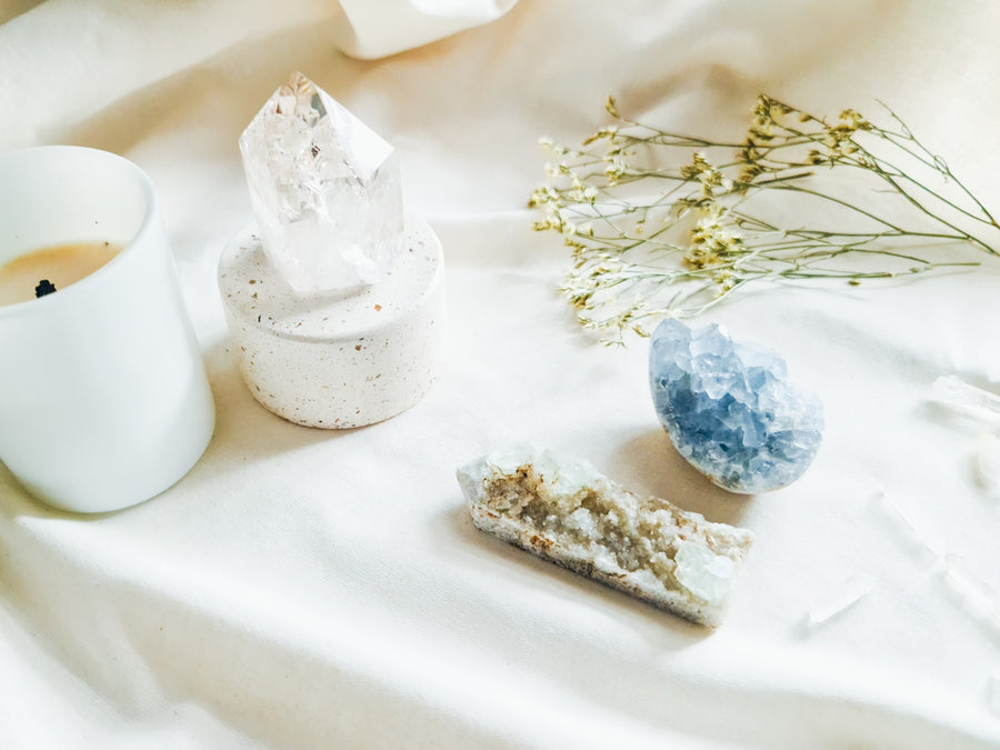 How to Pair Sage and Crystals