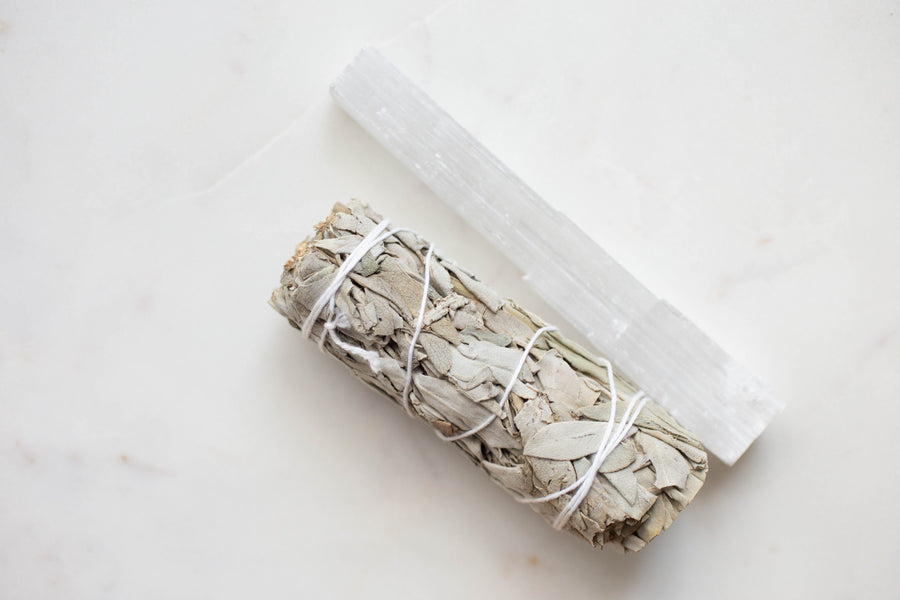Guide to Selenite: Crystal for Healing, Cleansing, Rejuvenating